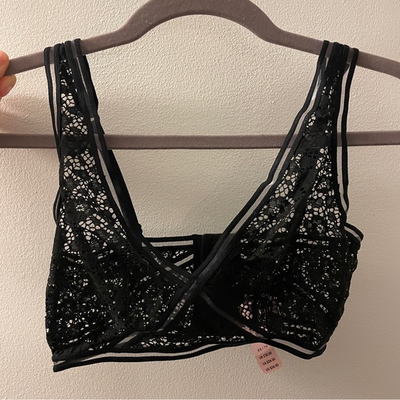 NWT Victoria’s Secret Black Lace Sexy Bra (XS) - Picture 4 of 4